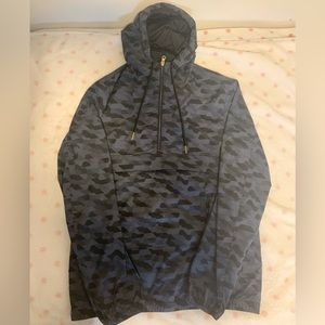 Under Armour Black Camo Windbreaker M